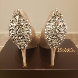 Badgley Mischka Nilla light pink satin peep toe